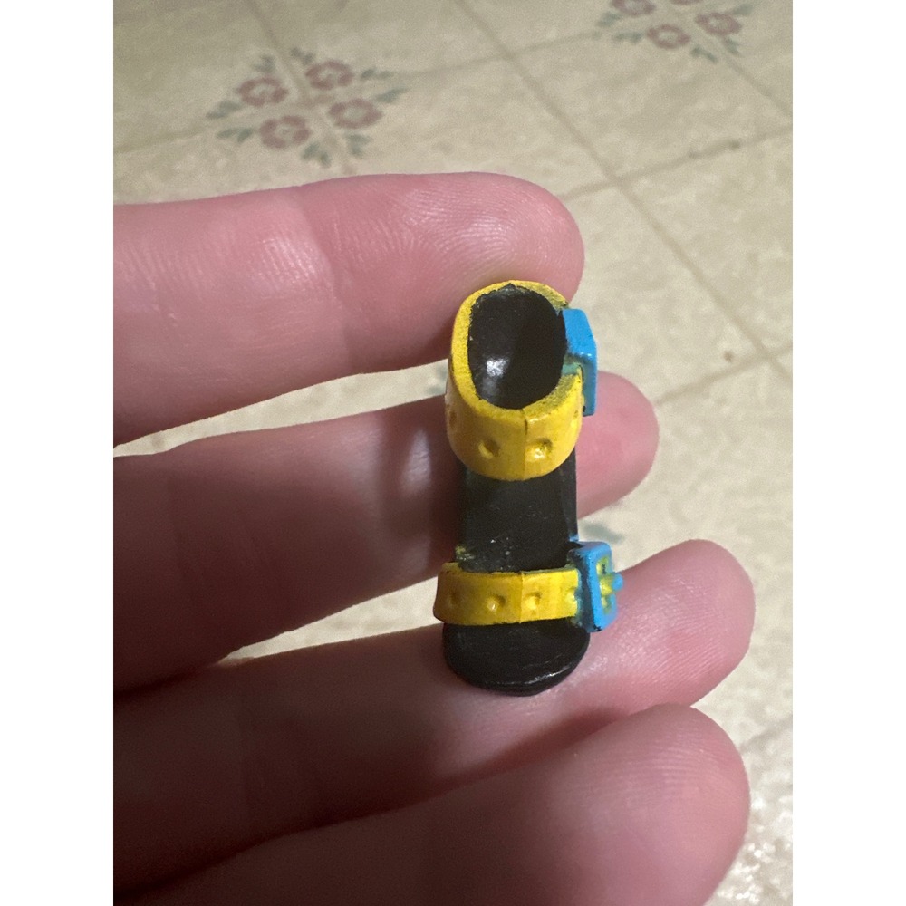 Monster High Frankie Stein Gloom Beach Yellow Shoe Heel Left Only Replacement - Picture 3 of 4